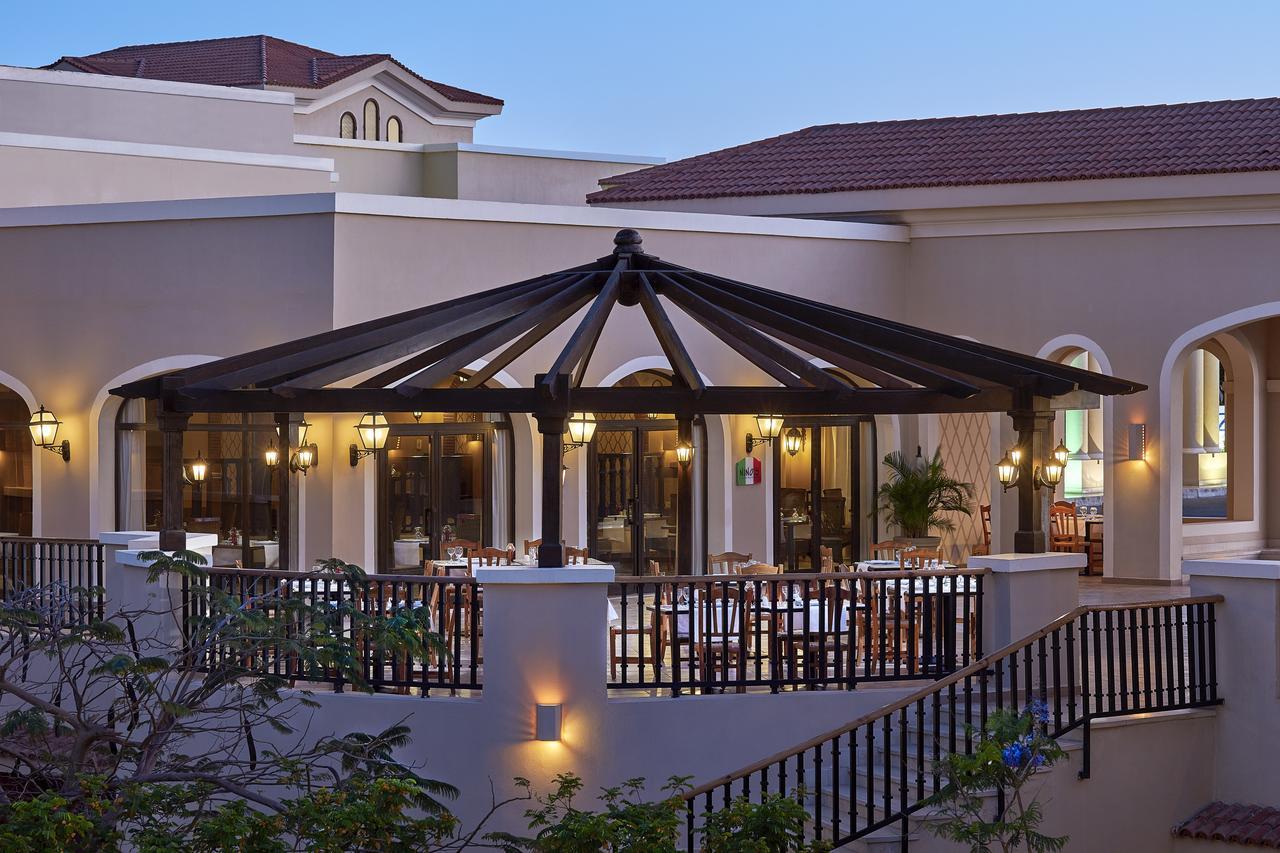 Jaz Mirabel Resort Sharm El-Sheikh Exterior foto The restaurant at the hotel